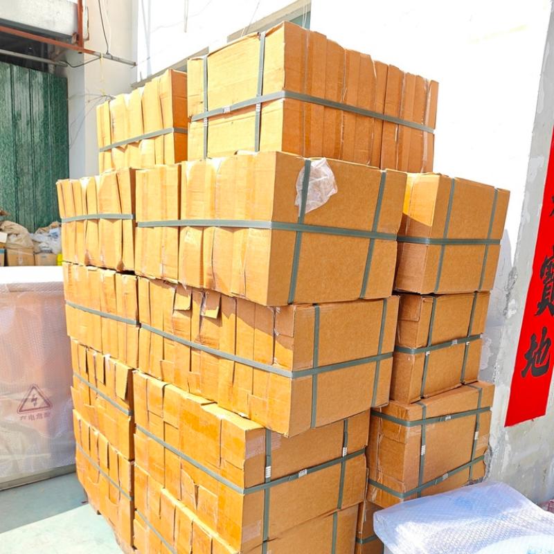 Den första satsen beställningar av elmätarboxar från nya kunder i Storbritannien har skickats framgångsrikt